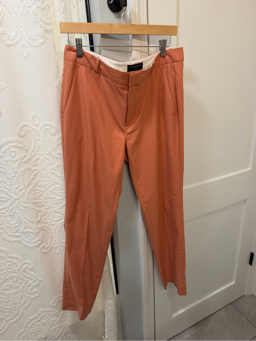 Banana Republic Women’s Dress Pants in salmon - size 10